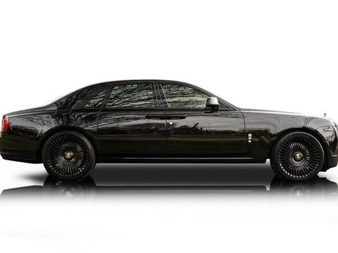 Used 2014 Rolls-Royce Ghost image 2