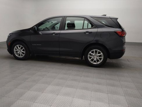 Used 2022 Chevrolet Equinox LS image 3