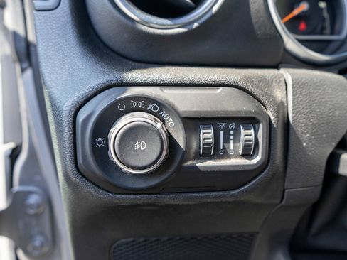 Used 2019 Jeep Wrangler Unlimited Sahara w/ Dual Top Group image 16