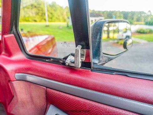 Used 1995 Ford Bronco XLT image 34