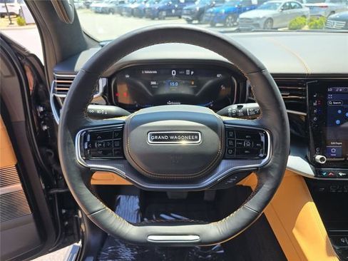 Used 2023 Jeep Grand Wagoneer Series III AWD/4WD image 31