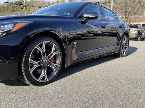 Used 2019 Kia Stinger GT2 image 9