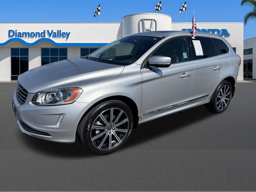 Used 2016 Volvo XC60 T5 Premier w/ Proximity Package FWD image 3