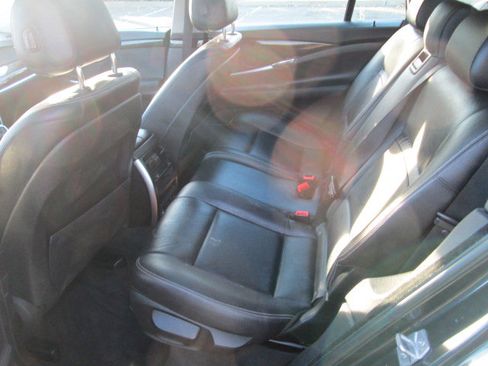 Used 2014 BMW 535i Gran Turismo xDrive image 8