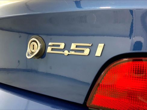 Used 2002 BMW Z3 2.5i RWD image 9
