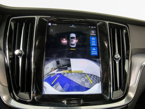 Used 2025 Volvo S60 B5 Core FWD image 24