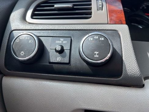 Used 2013 GMC Sierra 2500 SLT w/ Entertainment Package image 23