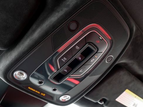 Used 2022 Lamborghini Urus image 30