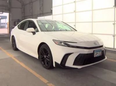 Used 2025 Toyota Camry SE FWD image 6