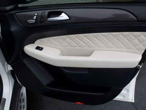 Used 2018 Mercedes-Benz GLE 43 AMG 4MATIC image 37