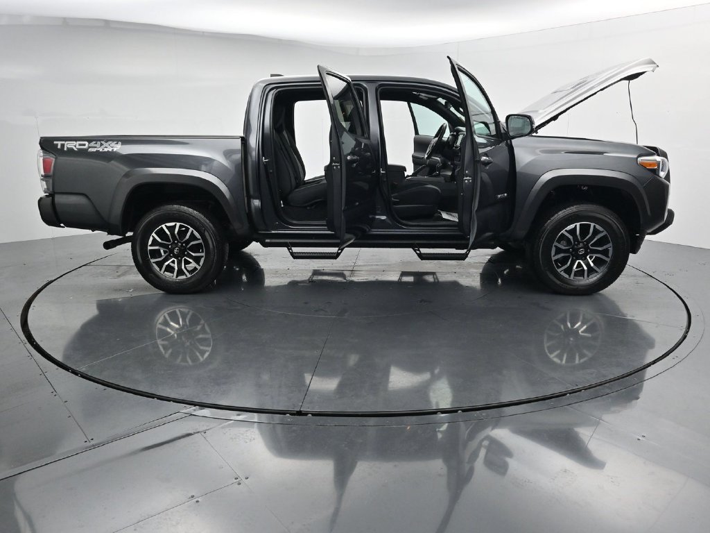 Used 2022 Toyota Tacoma TRD Sport w/ Technology Package AWD/4WD image 41