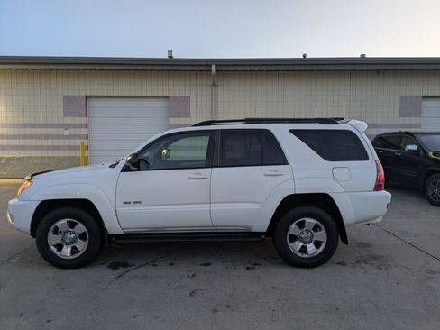 Used 2005 Toyota 4Runner SR5 image 7