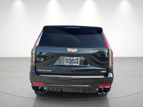 Used 2023 Cadillac Escalade V AWD/4WD image 4