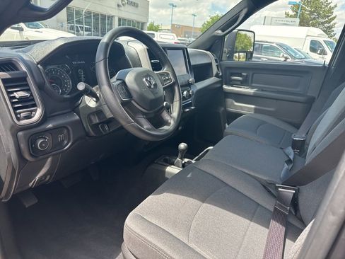 Used 2024 RAM 2500 Tradesman w/ Chrome Appearance Group AWD/4WD image 13