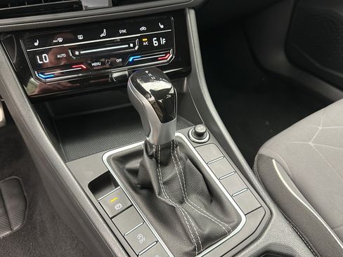 Used 2025 Volkswagen Jetta Sport FWD image 17