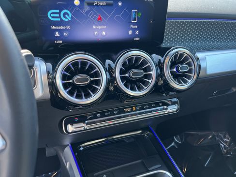 Used 2024 Mercedes-Benz EQB 300 4MATIC image 20