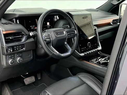 Used 2025 GMC Yukon Denali image 18