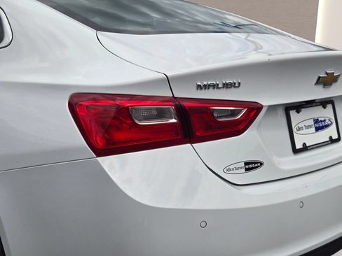 Used 2025 Chevrolet Malibu LT FWD image 9