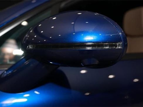 Used 2023 Porsche Macan w/ Premium Package Plus image 40