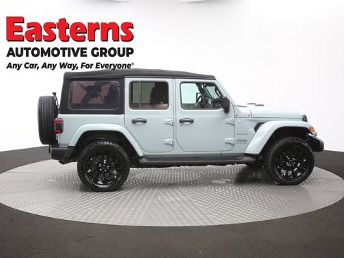 Used 2024 Jeep Wrangler Unlimited Sahara w/ Technology Group AWD/4WD image 44