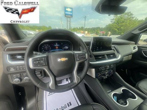 Used 2023 Chevrolet Tahoe Premier AWD/4WD image 16