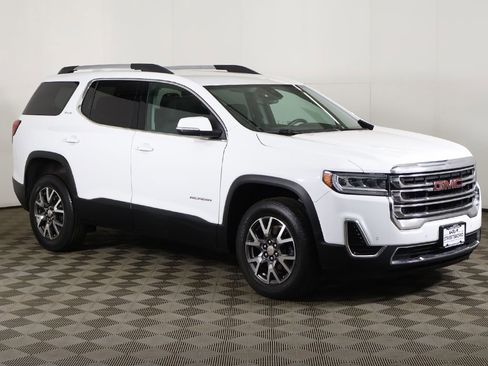 Used 2023 GMC Acadia SLE w/ Driver Convenience Package image 2