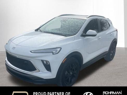 Used 2024 Buick Encore GX Sport Touring image 1