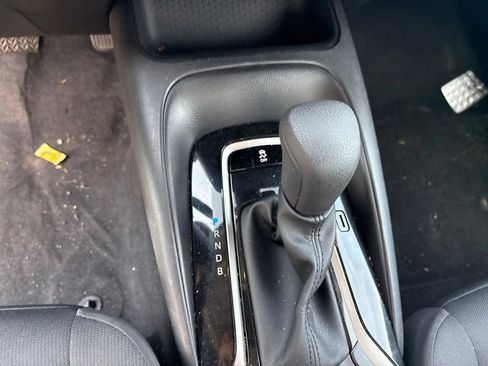 Used 2025 Toyota Corolla LE FWD image 18