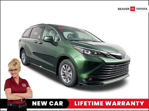 New 2026 Toyota Sienna XLE image 1