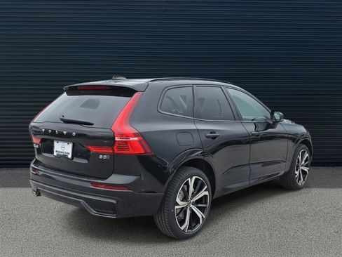 Used 2025 Volvo XC60 B5 Ultra w/ Climate Package image 5