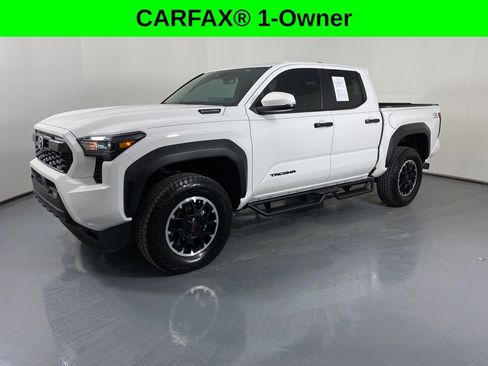 Used 2024 Toyota Tacoma TRD Off-Road w/ TRD Off Road Upgrade Package image 3