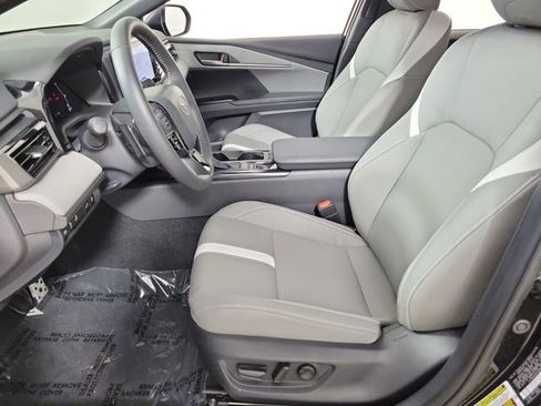 Used 2026 Toyota Camry SE FWD image 19