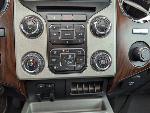 Used 2014 Ford F350 Lariat w/ Lariat Ultimate Package AWD/4WD image 25