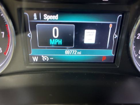 Used 2018 Buick Enclave Essence image 15