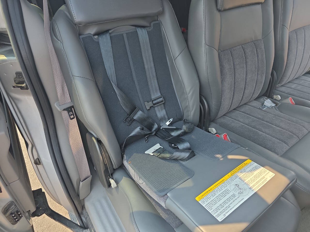 Used 2003 Chevrolet Venture Warner Brothers w/ Security Package FWD image 13