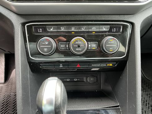 Used 2022 Volkswagen Atlas SE AWD/4WD image 17