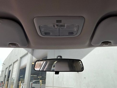 Used 2016 Toyota Corolla LE image 14