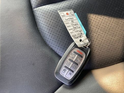 Used 2023 Chrysler Pacifica Touring-L FWD image 36