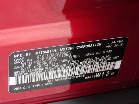 New 2025 Mitsubishi Outlander SE image 16