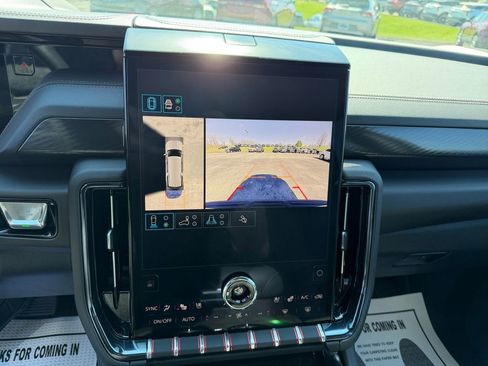 Certified 2025 GMC Yukon XL AT4 AWD/4WD image 18
