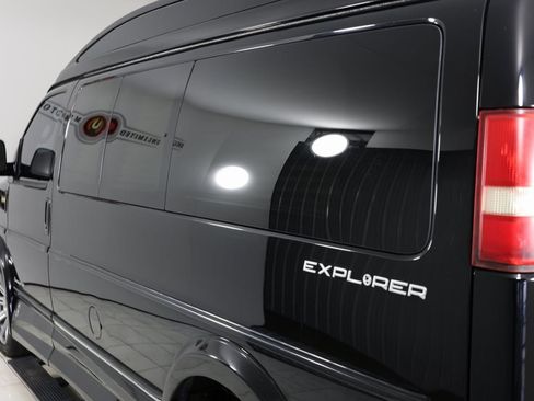 Used 2016 GMC Savana 2500 image 43