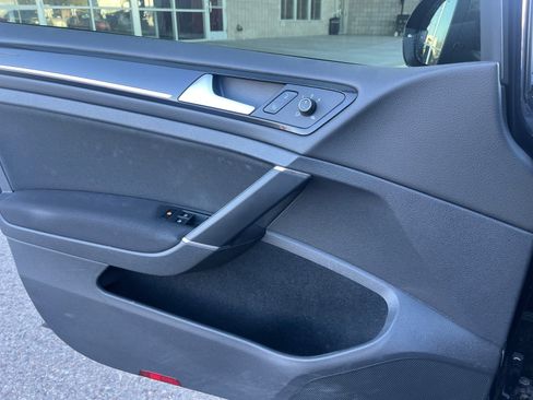 Used 2017 Volkswagen GTI Sport image 13