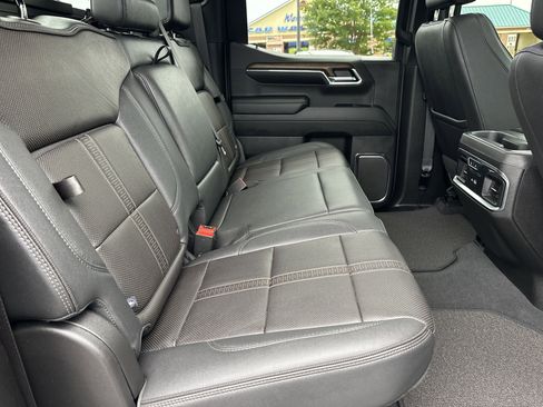 Used 2024 Chevrolet Silverado 1500 High Country w/ Technology Package AWD/4WD image 16