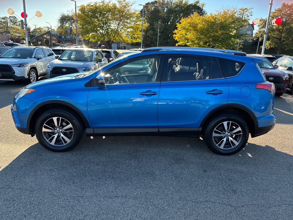 Used 2016 Toyota RAV4 XLE AWD/4WD image 4