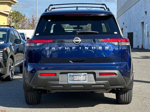 New 2025 Nissan Pathfinder SV image 5