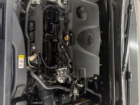 Used 2022 Toyota Camry SE FWD image 31