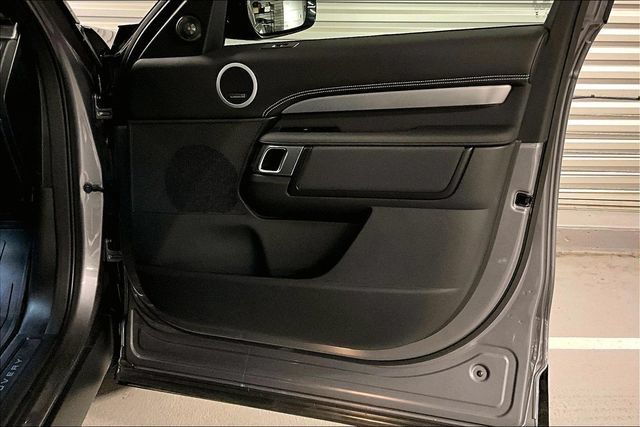 Certified 2025 Land Rover Discovery Dynamic SE AWD/4WD image 27