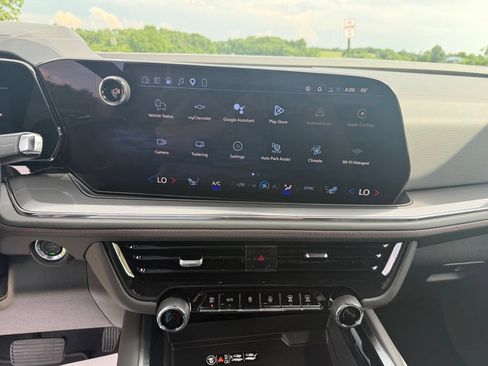 New 2026 Chevrolet Suburban RST w/ Advanced Technology Package AWD/4WD image 40