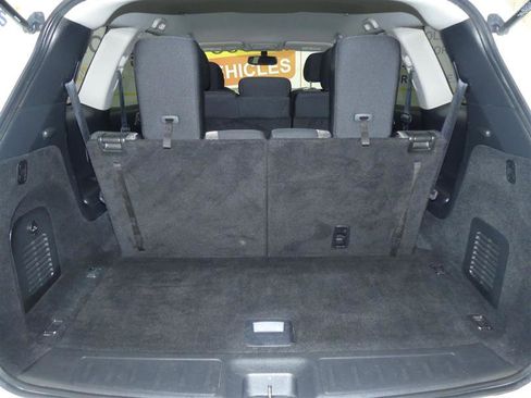 Used 2019 Nissan Pathfinder SV image 29