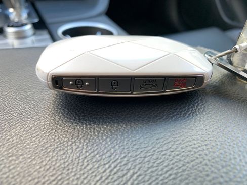 Used 2025 Genesis G70 2.5T image 22